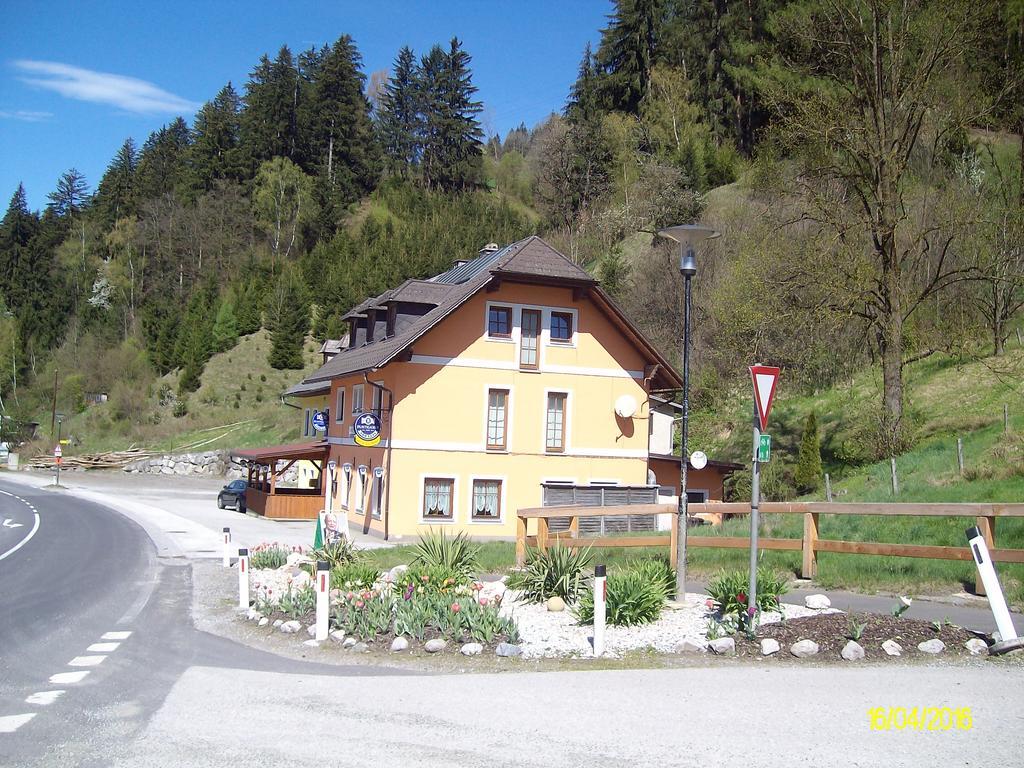 Отель Gasthaus Zur Melzen Versbichl Экстерьер фото