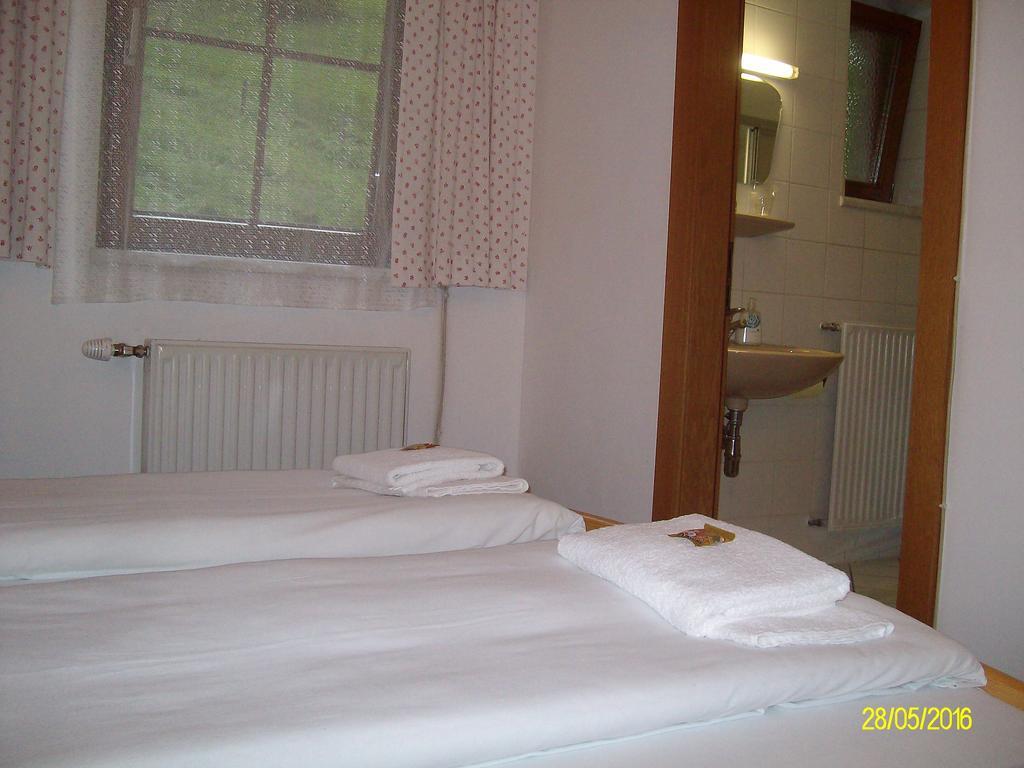 Отель Gasthaus Zur Melzen Versbichl Экстерьер фото