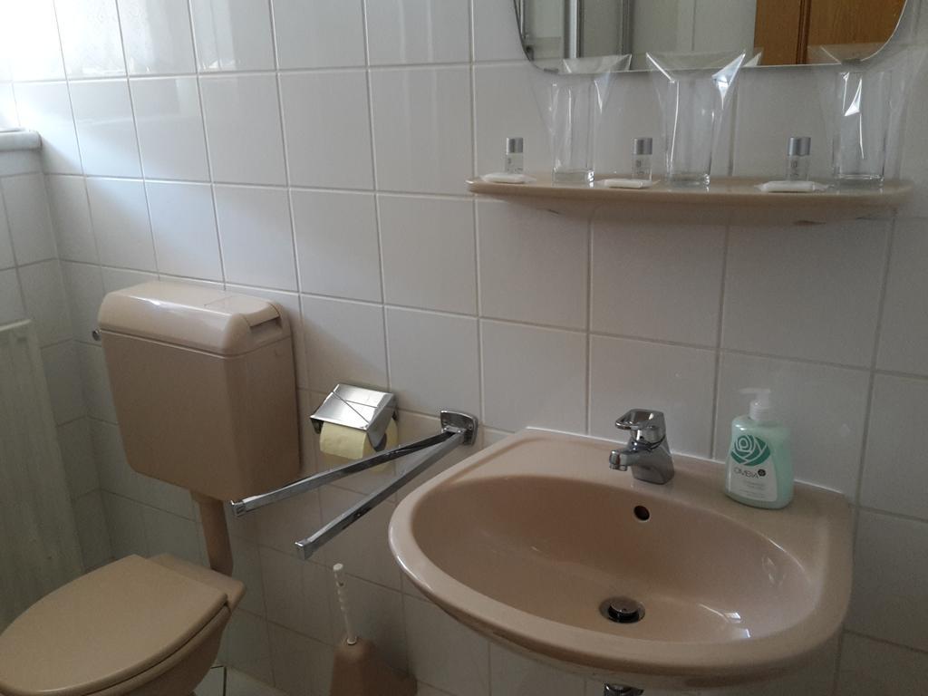Отель Gasthaus Zur Melzen Versbichl Экстерьер фото